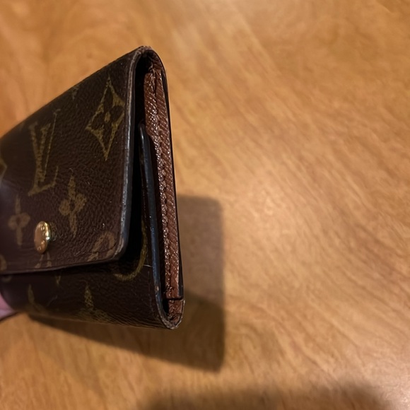 Louis Vuitton 5 Key Holder - Picture 3 of 10